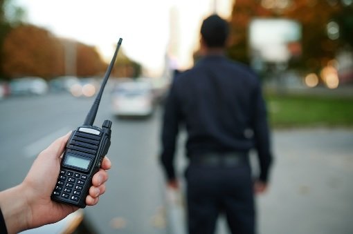 How Frequency Bands Affect Long Range Communication in Walkie Talkies